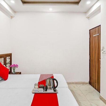 OYO 88326 Hotel Cloud 9 New Delhi Buitenkant foto