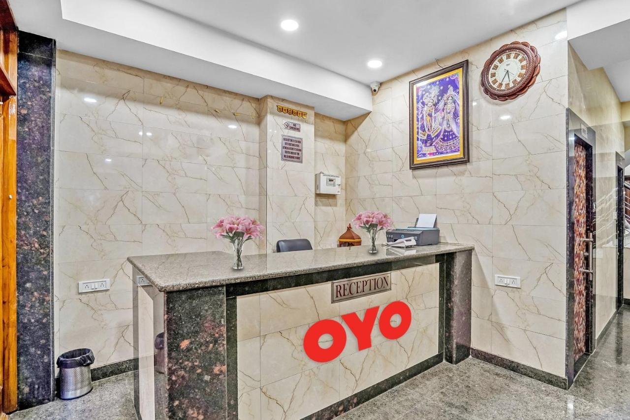 OYO 88326 Hotel Cloud 9 New Delhi Buitenkant foto