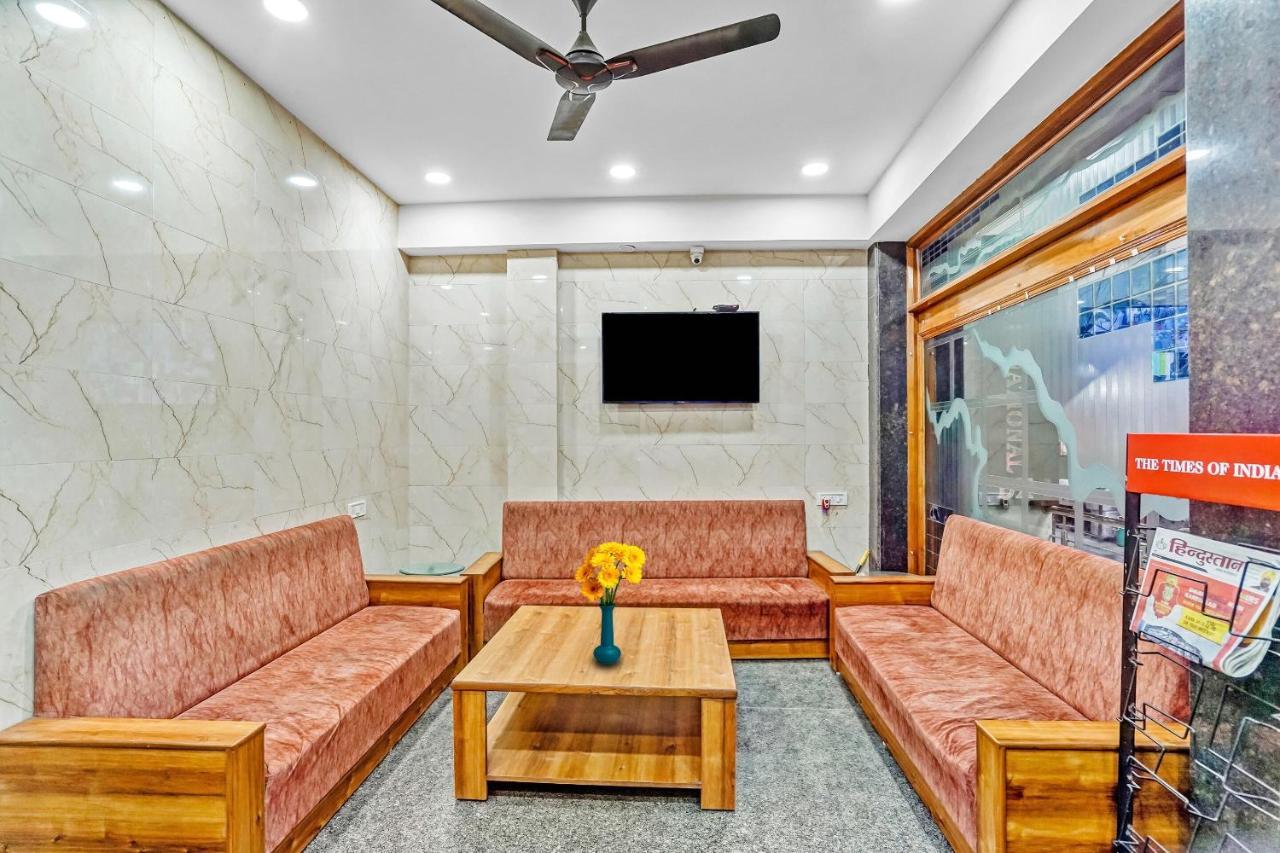 OYO 88326 Hotel Cloud 9 New Delhi Buitenkant foto